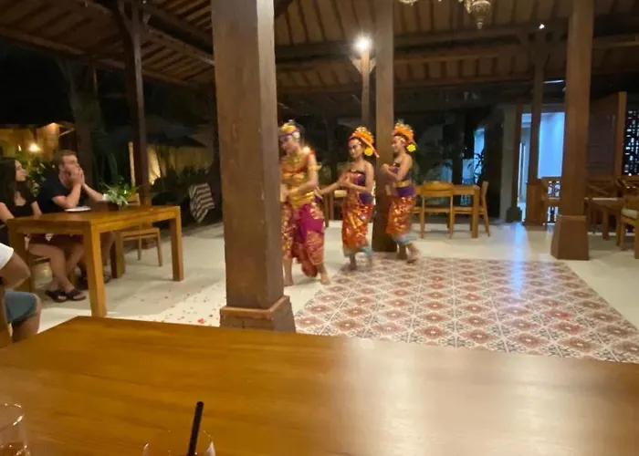 Villa Lova Sambirenteng